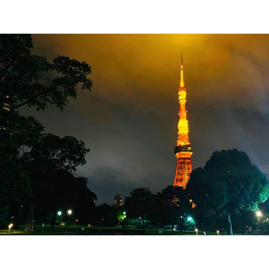 中田奈沙さんのインスタグラム写真 - (中田奈沙Instagram)「night sky after the rain🗼 雨上がりの幻想的な空✨ * * #tokyotower #tower #tokyo #japan #shibakoen #sky #nightsky #night #aftertherain #rainyseason #june #earlysummer #goodnight #beautiful #nofilter #beautifulsky  #東京タワー #東京 #芝公園 #夜空 #夜 #雨上がり #梅雨 #6月 #初夏 #幻想的 #きれい #空 #おやすみ」6月22日 23時11分 - nasa_nakada