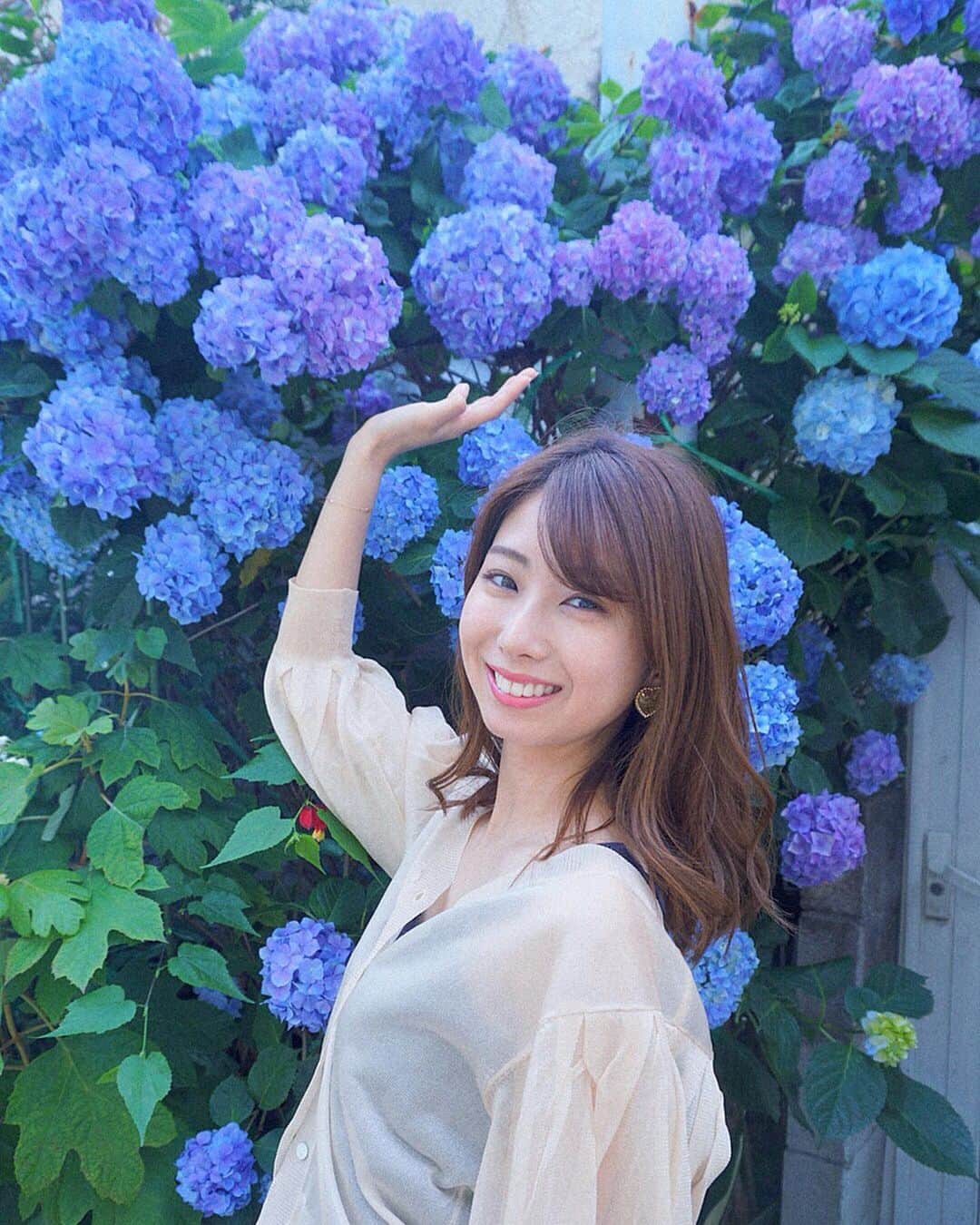 中島愛蘭さんのインスタグラム写真 - (中島愛蘭Instagram)「偶然見つけた紫陽花🦋 とっても綺麗〜☺️☺️♥︎︎ ㅤㅤㅤㅤㅤㅤㅤㅤㅤㅤㅤㅤㅤ Photo by @licca_hoshino.728  ㅤㅤㅤㅤㅤㅤㅤㅤㅤㅤㅤㅤㅤ #hydrangea #flower #me #blue #purple #紫陽花 #原宿 #中島愛蘭」6月22日 23時14分 - aira_nakajima