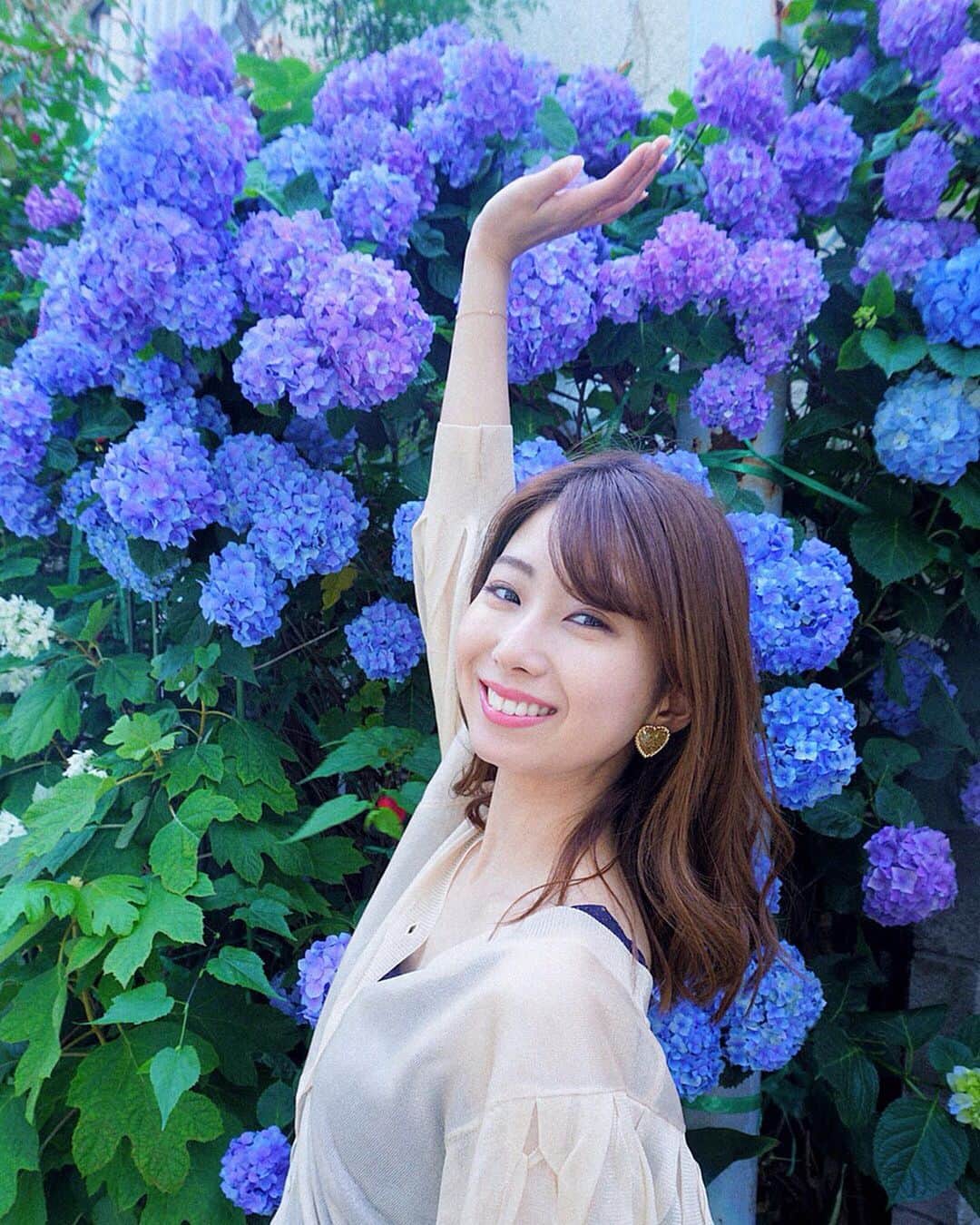 中島愛蘭さんのインスタグラム写真 - (中島愛蘭Instagram)「偶然見つけた紫陽花🦋 とっても綺麗〜☺️☺️♥︎︎ ㅤㅤㅤㅤㅤㅤㅤㅤㅤㅤㅤㅤㅤ Photo by @licca_hoshino.728  ㅤㅤㅤㅤㅤㅤㅤㅤㅤㅤㅤㅤㅤ #hydrangea #flower #me #blue #purple #紫陽花 #原宿 #中島愛蘭」6月22日 23時14分 - aira_nakajima