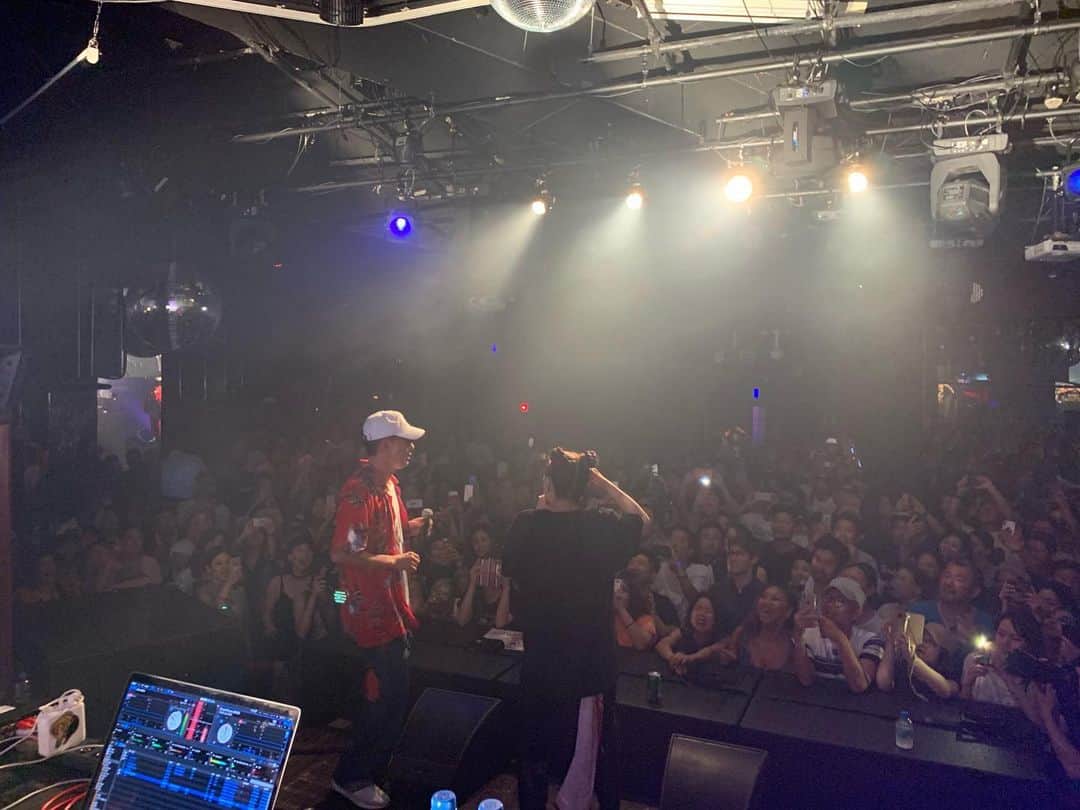 MIGHTY CROWNさんのインスタグラム写真 - (MIGHTY CROWNInstagram)「#pushim 20th anniversary #afterparty @visiontokyo was nuttin but love in da building!  #音の戦友達  #プシン #chozenlee #zeebra #boyken #youtherock #dabo #mightycrown  #けんじ スタッフの みんな お疲れ様〜でしたー  精神的にも 体力的にも  夕方 ガッツリやって 夜中もやる大変さよ めっちゃ大変なんだぞ！ 良く乗り切った！ 🔥🔥🔥」6月22日 14時19分 - mightycrown