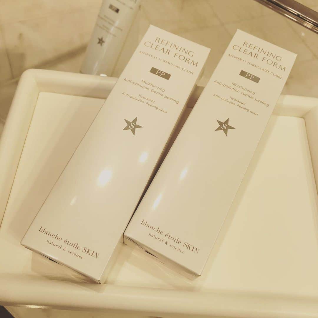 のインスタグラム：「この洗顔が大好きなんです🙋🏻‍♂️❤️ #リピート自腹買い #リファイニングクリアフォーム」