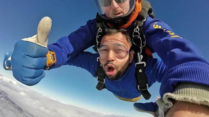 Raffi Ahmadさんのインスタグラム写真 - (Raffi AhmadInstagram)「“SkyDiving” 🇦🇺 Hal terGokil yang pernah gw coba dan sangat berkesan minus 10 derajat !!!!! Lompat dari atas awan !!!! Fantastis banget !!!! Bisa teriak Lepas adrenalin tinggi !!!! 😍🤗」6月22日 15時10分 - raffinagita1717