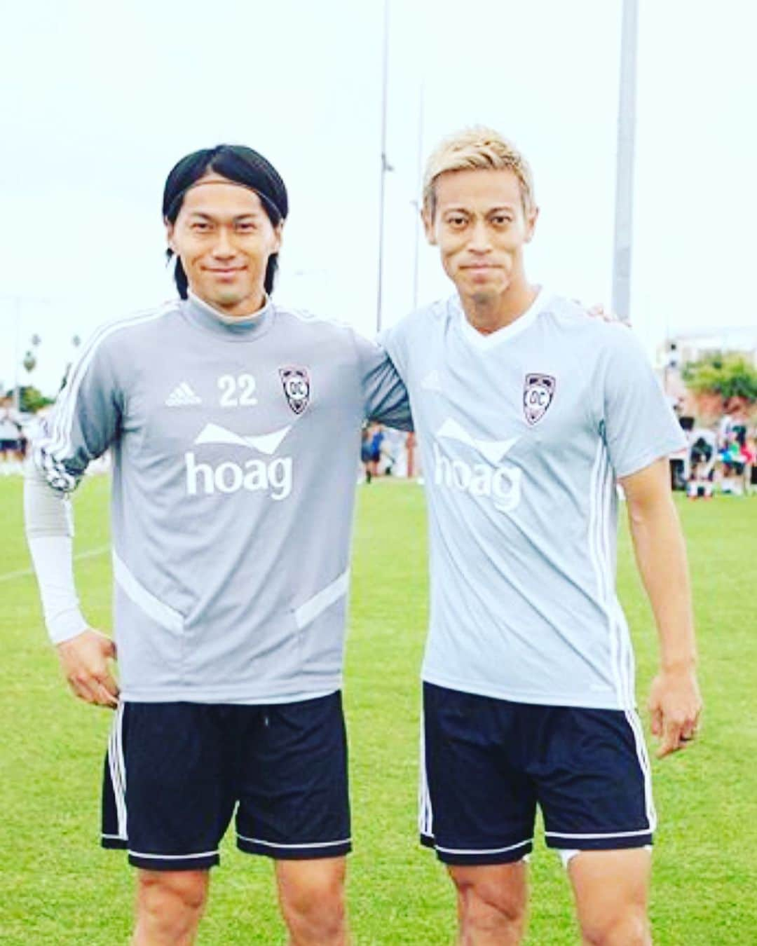 橋本晃司のインスタグラム：「Today I had a great time with him. I felt like back in high school year. We get old but we keep going. Thanks mate(^^) 久しぶりに同じチームでゲームして楽しかったです！  またあなたにモチベーションを上げてもらいました！まだまだ頑張ります！ありがとう！  #星稜  #いつの写真かな…#お互い歳取りましたね」