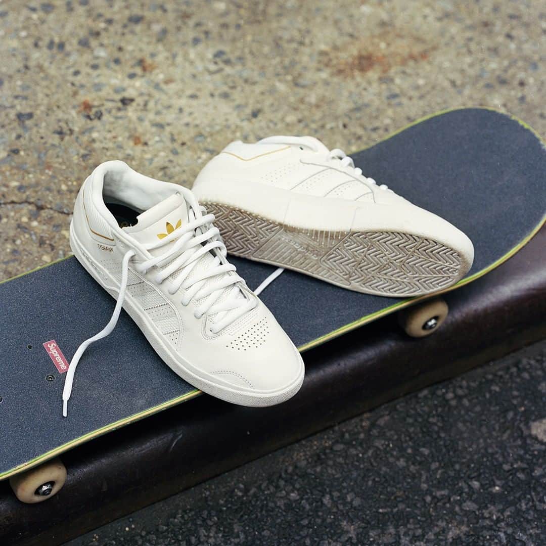adidas Skateboardingのインスタグラム：「A Bronx original /// Premium performance created by the skater who changed how you skate the city. @enwhytj’s signature shoe has the flex, support, and comfort for all situations. Available at select stores today.  #adidasSkateboarding #TYSHAWN ∙ @supremenewyork—NYC, LAX, TYO, PAR, LDN @8five2shop—Hong Kong @flystreetwear—Shanghai @atlasskateboarding—San Mateo @kingswell_losfeliz—Los Angeles @laborskateshop—New York @premierskate—Grand Rapids @upriseskateshop—Chicago @fuckingawesome—Los Angeles @civilistberlin—Berlin @ben.g.skateboardshop—Amsterdam @streetmachine—Copenhagen @slamcityskates—London @oktyabrskateshop—Moscow」