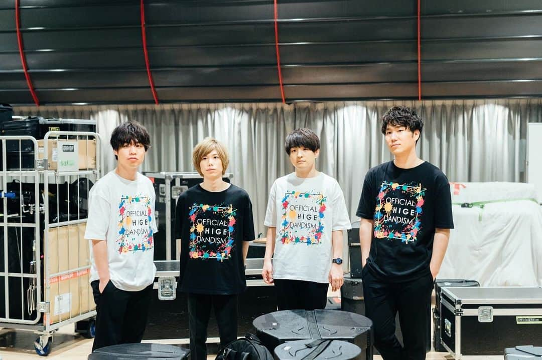 Official髭男dismさんのインスタグラム写真 - (Official髭男dismInstagram)「【#髭男 one-man tour 2019】 ▼ツアーTシャツ 写真1枚目着用サイズ：楢崎L / 小笹M / 藤原M / 松浦L 2枚目：小笹・藤原ともにL  Photo by 秋岡英太朗(@eichin1313) 野本敬大(@k_ta7103) 荒田駿介(@syunsuke_photo) Lovegraph(@lovegraph_me)」6月22日 16時11分 - officialhigedandism