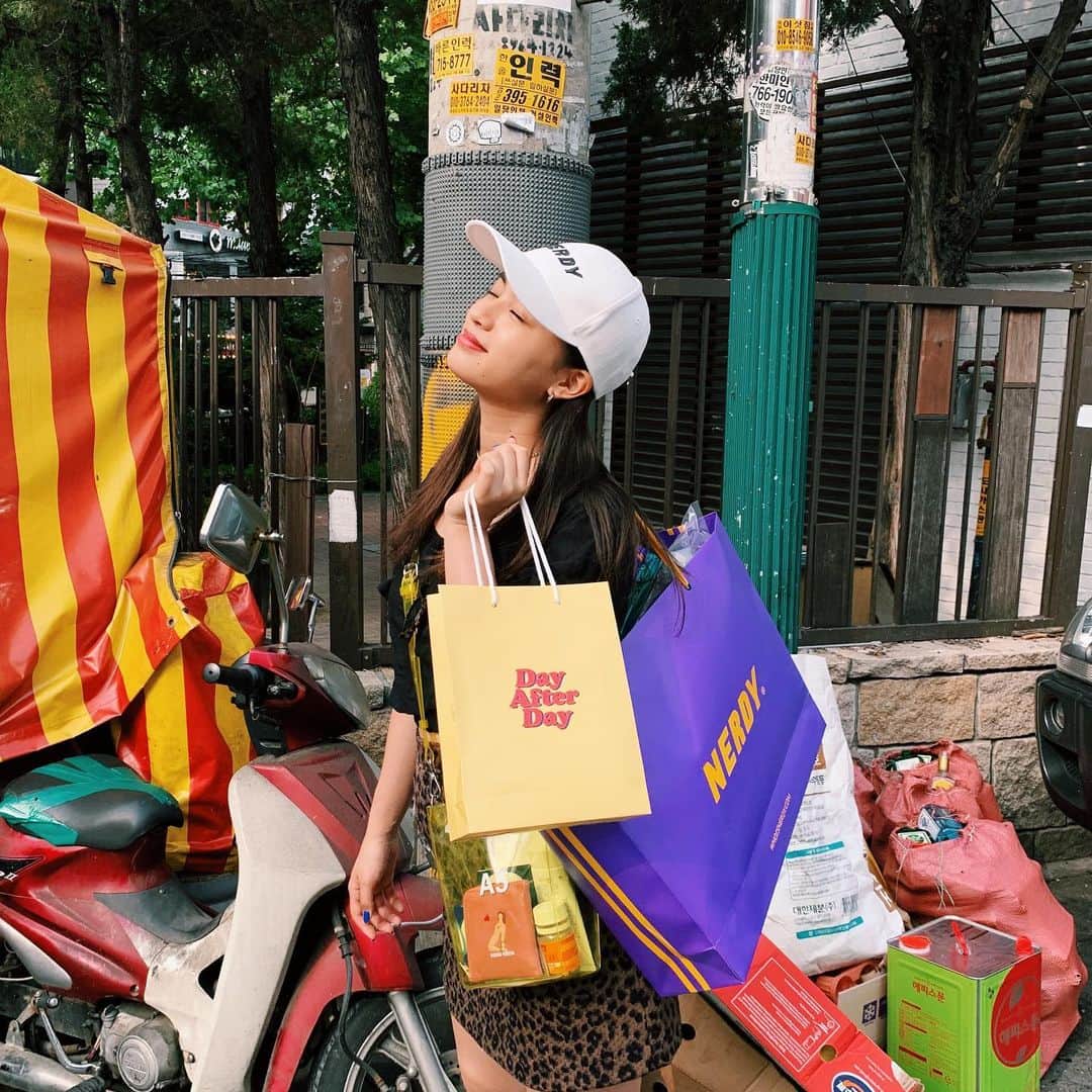 玖瑠実さんのインスタグラム写真 - (玖瑠実Instagram)「shopping day🤫💜💛 #韓国」6月22日 16時20分 - kurumi_0125_