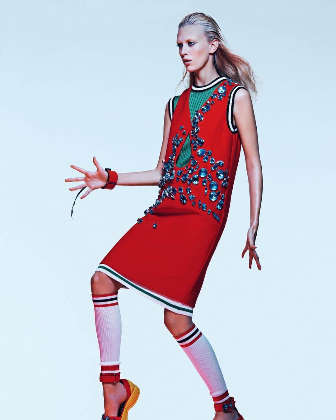 Vogue Australiaさんのインスタグラム写真 - (Vogue AustraliaInstagram)「Shake it ‼️ Photographed by Sebastian Kim, styled by Katie Mossman, Vogue Australia, February 2014.」6月22日 16時26分 - vogueaustralia