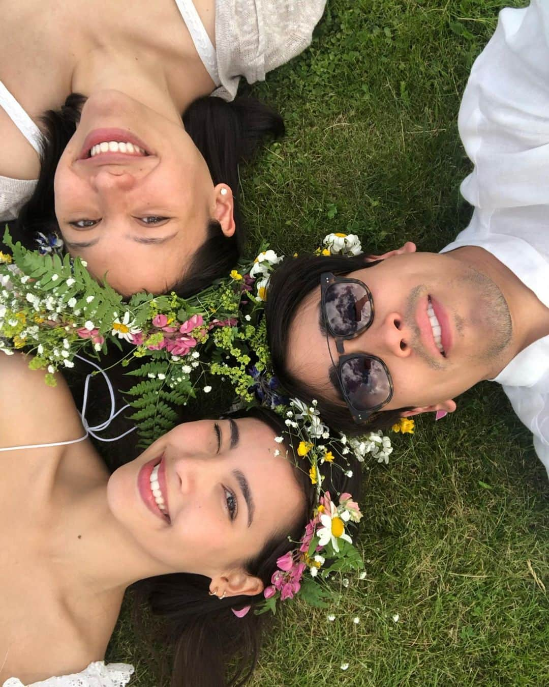 ウッラサヤー・セパーバンさんのインスタグラム写真 - (ウッラサヤー・セパーバンInstagram)「Ønske alle et fantastisk Midsommar 💕🌼💐💫」6月22日 16時30分 - urassayas