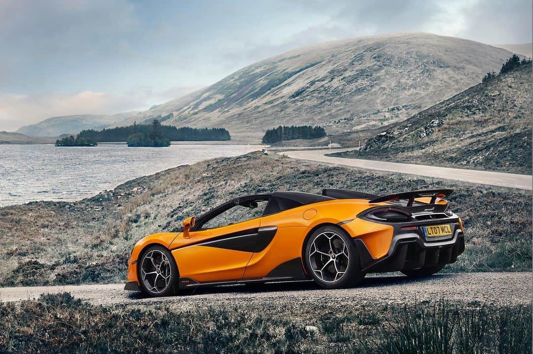 McLaren Automotiveさんのインスタグラム写真 - (McLaren AutomotiveInstagram)「There are many unforgettable drives to be had across the world, but for our latest trip we chose the wilds of North Scotland. A remote, beautiful and sometimes barren wilderness, it's the perfect companion to the #600LTSpider's raw and undiluted driving experience.」6月22日 16時38分 - mclarenauto