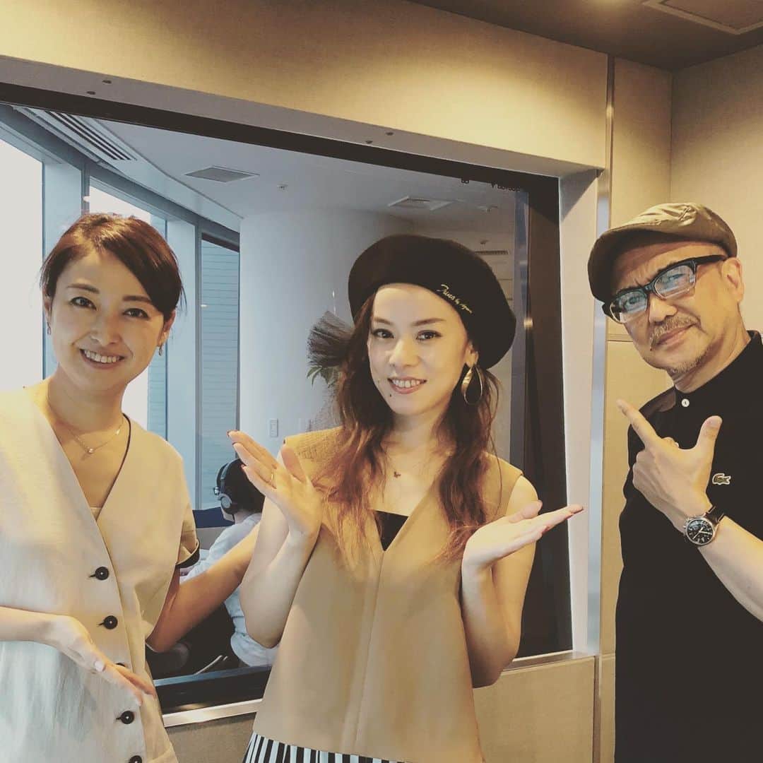 azumiのインスタグラム：「改めまして本日 #ラジド お聞きくださった皆さまありがとうございました😊 再結成&新曲のことよりもカレーの話を熱く語りあげてしまいました…🍛渡辺祐さん、山田玲奈さん、とても楽しかったです！ありがとうございました！今度はぜひ #あずカレー をお持ちいたします笑 @rajido_813 #jwave #wyolica #wyolica20th #ワイヨリカ」