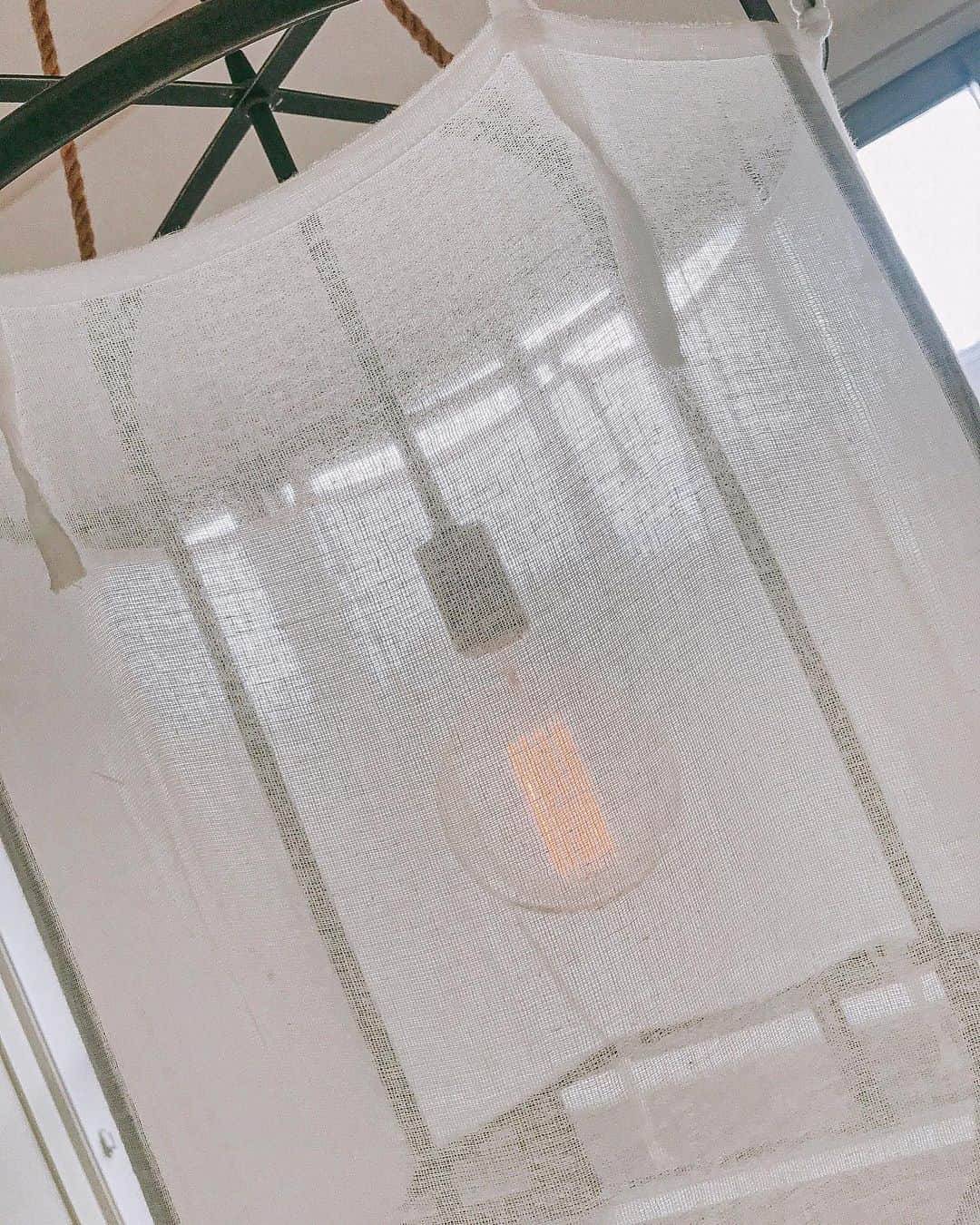 川島幸美さんのインスタグラム写真 - (川島幸美Instagram)「My fav light in my bedroom💡 このライトふんわりした光がお気に入りのベットルーム✨✨ 先日取材でお世話になった恵比寿のASPLUNDさんで購入😊」6月22日 16時40分 - yukimikawashima