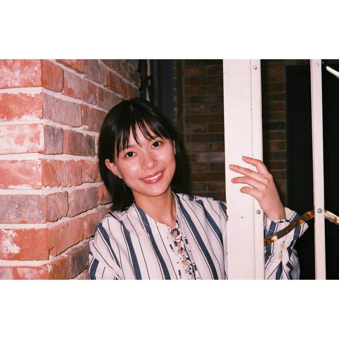 芳根京子さんのインスタグラム写真 - (芳根京子Instagram)「月刊カメラマン 発売中です☺︎ #film」6月22日 17時09分 - yoshinekyoko