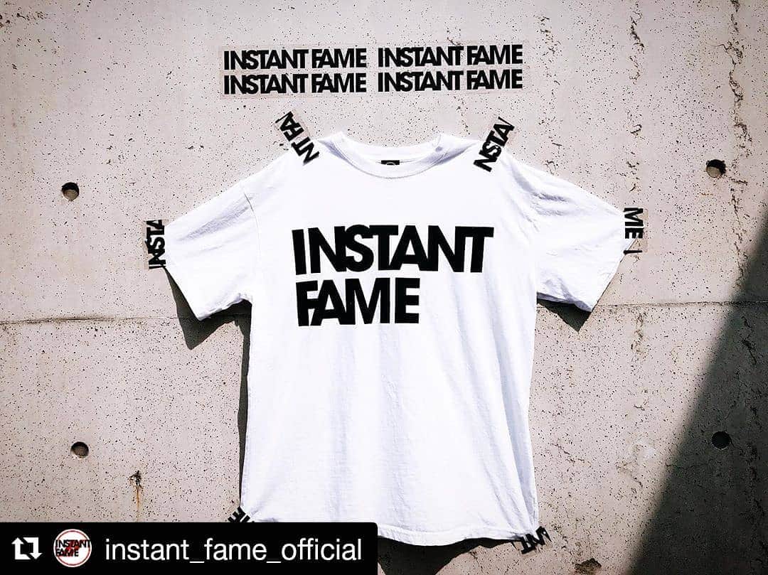 谷中敦さんのインスタグラム写真 - (谷中敦Instagram)「パーマネントロゴが人気なのはとっても嬉しい。ありがとうございます。  #Repost @instant_fame_official ・・・ INSTANT FAME パーマネントオーバーサイズTシャツ [WHITE] サイズ:身丈/身幅/袖丈/肩幅 S-69/52/20/50 M-72/55/22/53 オンラインサイトでモデルの 着用画像が見れます‼️ ちなみに、INSTANT FAMEの テープは商品発送の際の梱包で使用しています🙇‍♂️ #instantfame  #インスタントフェイム  #谷中敦  #オーバーサイズtシャツ  #tshirt  #music  #fashion  #オリジナルテープ」6月22日 17時10分 - a.yanaka