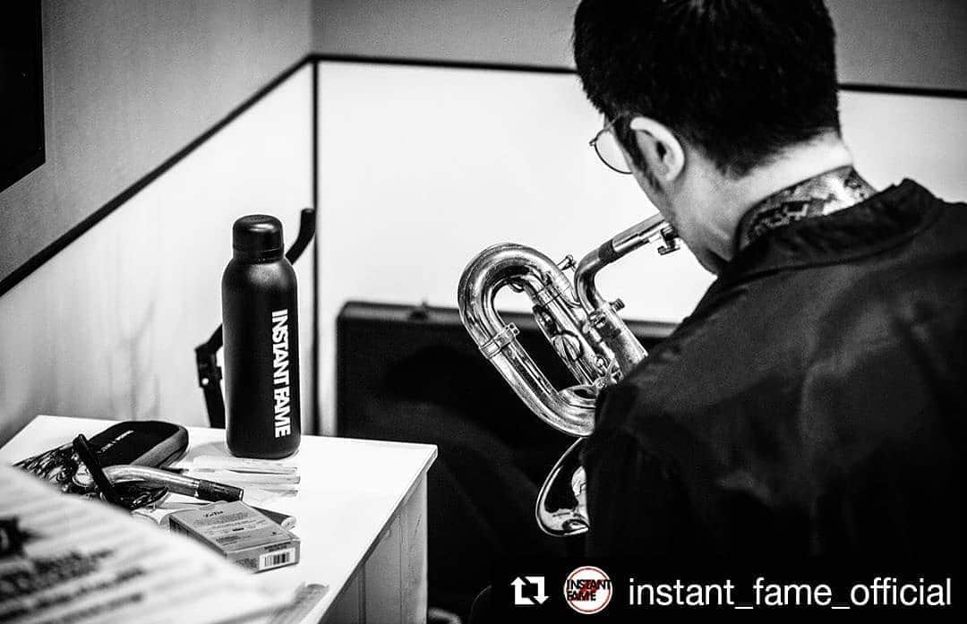 谷中敦さんのインスタグラム写真 - (谷中敦Instagram)「毎日使ってます。ほんと便利。 #Repost @instant_fame_official ・・・ ... INSTANT FAMEステンレスボトル。  いつも身近にマイボトル。  photo by 青木カズロー  #instantfame #インスタントフェイム  #谷中敦 #ステンレスボトル #fashion #music #フェス #eco」6月22日 17時14分 - a.yanaka