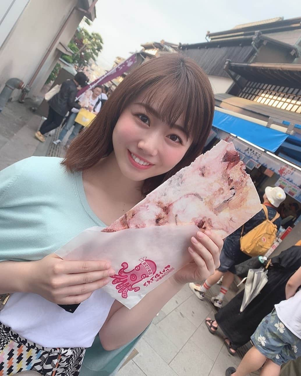 安藤咲良さんのインスタグラム写真 - (安藤咲良Instagram)「. たこせん♡ . そしてこの後すぐです♩ 6/22(土) テレビ東京系 #知られざるガリバー  に出演します！！ .  今回は 総合物流企業SBSホールディングス 株式会社にお邪魔しました♩ 鎌田正彦社長が一代でなんと 年商2000億円と 成長させた大企業です👀✨✨ 有り難いお話が沢山聞けましたm(_ _)m .  よかったらご覧ください♩ .  #テレビ東京 #sbsホールディングス #sbs」6月22日 17時18分 - sakura.ando