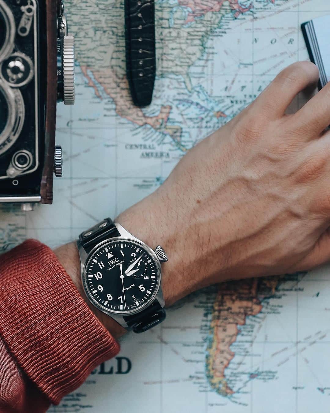 IWCさんのインスタグラム写真 - (IWCInstagram)「The roadmap to success begins with the right crew. Meet your right-hand companion, the ever-reliable Big Pilot’s Watch (Ref.IW501001). 📸 @the_adventuresofus #IWCPilot」6月22日 18時00分 - iwcwatches