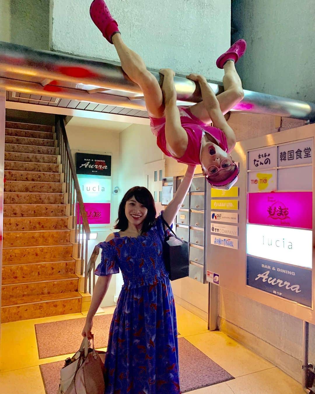 春原未来さんのインスタグラム写真 - (春原未来Instagram)「念願叶って #ももまる #渋谷 に行けました！#レディーモモ ちゃんの #身体能力 に #びっくり ！ #ごちそうさまでした #ラーメン #居酒屋 #ピンクの世界 #春原未来 #おっぱい #谷間 #パフォーマンス #面白い #楽しい #強烈 . #momomaru #shibuya #ladymomo #ramen #izakaya #pinkworld . @momo20101125 @momomaru1125」6月22日 23時28分 - sunohara_miki