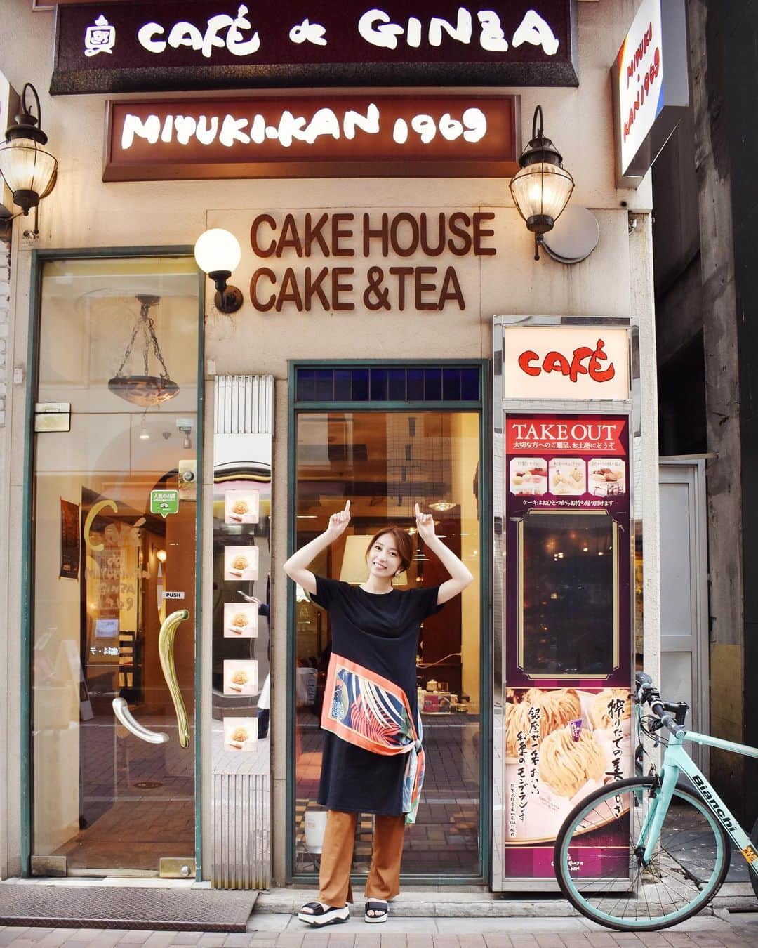瀬口かなさんのインスタグラム写真 - (瀬口かなInstagram)「ここのお店のミルクレープが食べたくてうららさんと行ってきた😳❤️ ．  普通のミルクレープとチョコクレープ✨ んーどっちも美味しかったけどミルクレープがやっぱり美味しかったかな🤔✨ ． ．  実はここ、モンブランが最高に美味しいからそちらはテイクアウトして帰ったよ😚❤️💯 ．#cafedeginza #cafedeginzamiyukikan #ginza #銀座カフェ #ミルクレープ #モンブラン #銀座」6月22日 18時05分 - seguchikana