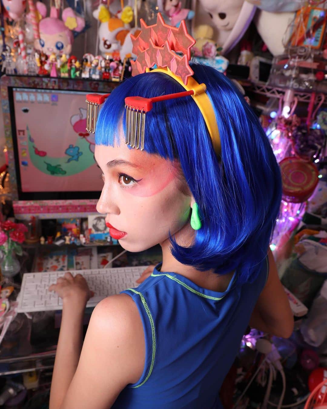 水原希子 さんのインスタグラム写真 - (水原希子 Instagram)「💙 @ssense 💙 Photo & Styled by my buddy @monimogi 🐹 Hair & Make up @rieshiraishi1220 🐰 Special thanks to our alien princess @maruyacco 🦋💕 Go check out our interview at ssense.com !!」6月22日 18時08分 - i_am_kiko