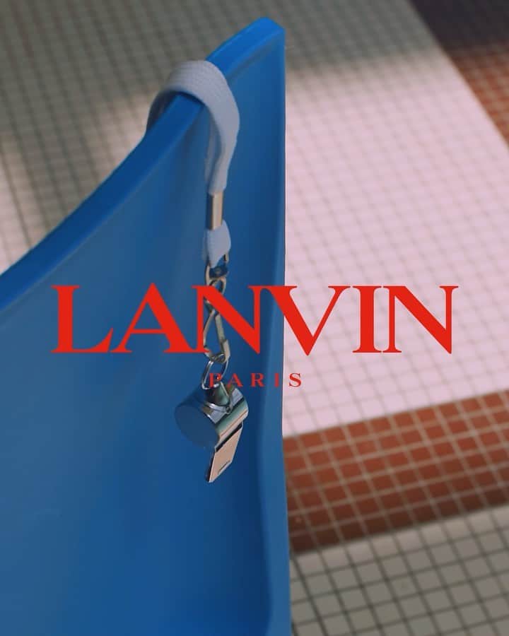 ランバンのインスタグラム：「June 23rd, 11 am. Film by @shota50p #LanvinSS20 #LanvinPleinSoleil #LanvinbyBrunoSialelli」