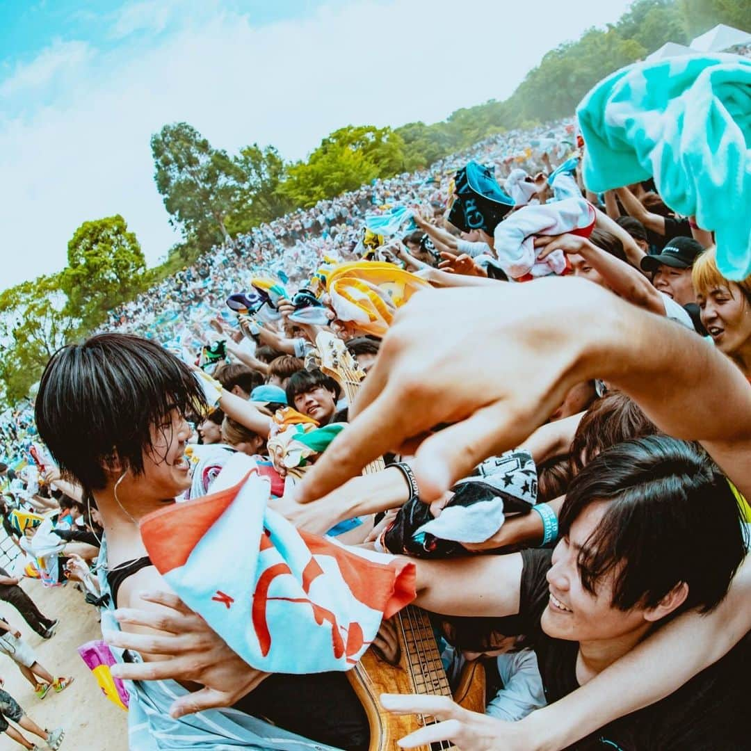 滝口大樹さんのインスタグラム写真 - (滝口大樹Instagram)「『FREEDOM NAGOYA 2019』 6月22日(土)  名古屋大高緑地特設ステージ 名古屋熱過ぎ問題。 photo:@ayumee_gdw #freedomnagoya  #感覚ピエロ #Sugiguitars #SugiBass  #instabass #daddario #NYXL」6月22日 18時17分 - daiki_bass5