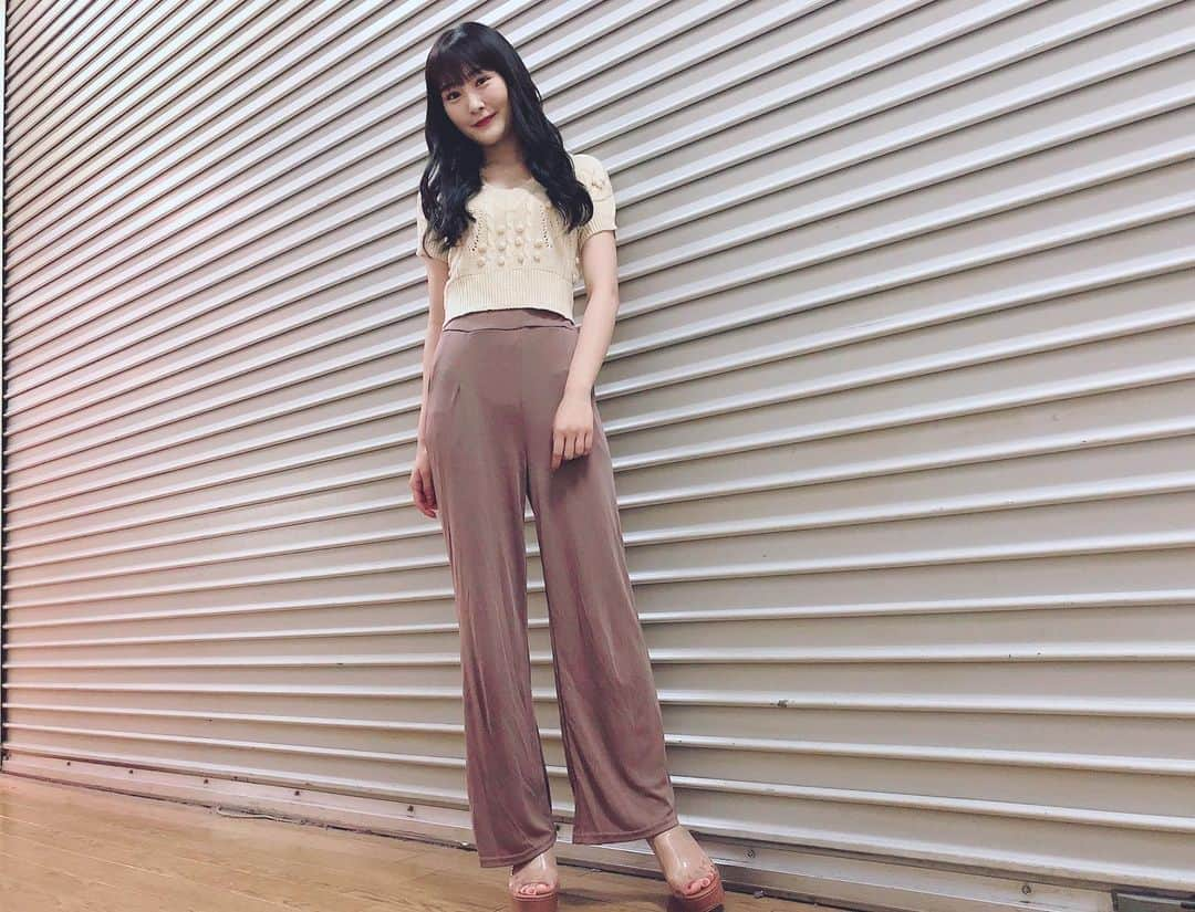 川上礼奈さんのインスタグラム写真 - (川上礼奈Instagram)「. 今日のお洋服☺︎ tops... @u_dresser  pants... @u_dresser  sandal... @snidel_official  #れなぴょん私服 #ootd」6月22日 18時29分 - kawakami_rena