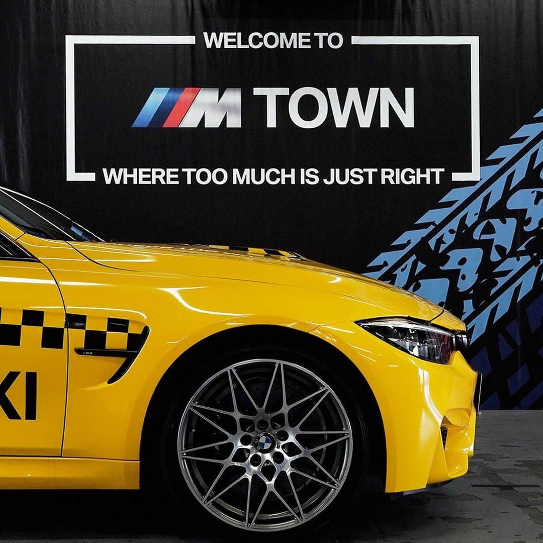 のインスタグラム：「. 【BMW MOTORSPORT FESTIVAL 2019】 パワーアップしたMの祭典の準備も終盤に。 明日、皆様とともにMの昂奮を味わえることを愉しみにしております。 . 皆様からの投稿もお待ちしておりますので、 ぜひ「#BMWMFES」「#M_TOWNJP」をつけてご投稿ください。 . #BMW #BMWJapan #駆けぬける歓び #BMWWorld #BMWPost #BMWgram #BMWlovers #BMWlife #BMWlove #BMWforlife #BMWcar」