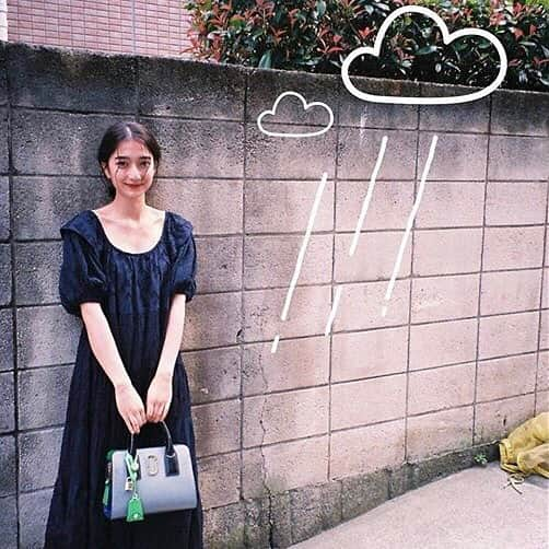 ELLE girl JAPANさんのインスタグラム写真 - (ELLE girl JAPANInstagram)「【ELLEgirl的 梅雨の過ごし方☔️】 #EGregram #repost . 梅雨シーズン真っ只中☔️おでかけも普段より少なくなって、どんよりした気分になっちゃうこともあるけど、そんな時みんなはどうやってhappyに過ごす？✨ . ELLEgirl UNI creator高瀬真奈ちゃんの梅雨のhappyな過ごし方はこちら🧚🏻‍♀️ @manatakase_ 💁‍♀️「梅雨時期は自分磨きや趣味に時間を費やして、どんよりを吹き飛ばしてしまおう作戦！」 . みんなも自分流のhappyな梅雨の過ごし方をコメントで教えてね✍️ . #ELLEgirl #雨の日コーデ #梅雨コーデ #梅雨対策 #雨降り #梅雨の過ごし方 #ootd #mylooktoday #自分磨き #今日のコーデ #今日の服 #シンプルコーデ #きょコ #rainydayfashion #rainydays☔️ #mylifestyle #outfitoftheday #高瀬真奈」6月22日 19時06分 - ellegirl_jp