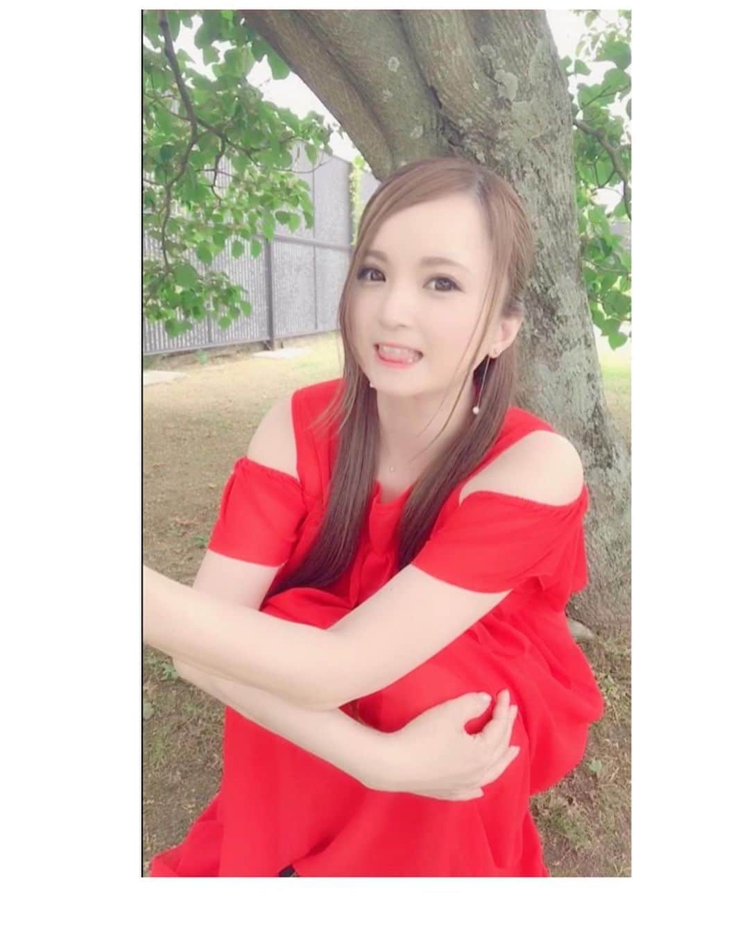 asamiのインスタグラム：「日向ぼっこ...♪*ﾟ﻿ したり﻿ 日陰に行ったり...♪*ﾟ﻿ ゴロゴロしておりました...♪*ﾟ﻿ ﻿ お日様だぁーいすきっ*˘ ³˘)〜♥﻿ ﻿ やっぱりこの世界は質問したら﻿ ちゃんと人を使って答えてくれるんよっ❤﻿ ぼぼ聞けた🤩﻿ ﻿ 今日も感動と鳥肌と、、うん！﻿ 楽しかった❤﻿ 気持ちよかった❤﻿ 最高でした❤﻿ ﻿ 手打ちの出来たて ﻿ お蕎麦とっても愛情感じるお味｡.ʚɞ .｡﻿ ﻿ 桃パフェ狙って行ったのだけど、﻿ 季節はメロンとマンゴー！！﻿ パフェ.+*:ﾟ+｡.☆﻿ 美味しかったぁぁあ😋﻿ ﻿ 久々の甘いアイスにクリーム🤤﻿ ﻿ 幸せおすそ分けにお土産もっ🐬💕﻿ ﻿ ﻿」