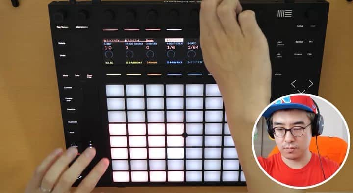 瀬戸弘司のインスタグラム：「Ableton Push2でミツアキTVラップをRemixしてみた。  YouTube動画で解説してます。観てみてねー。  #abletonpush2 #fingerdrumming」