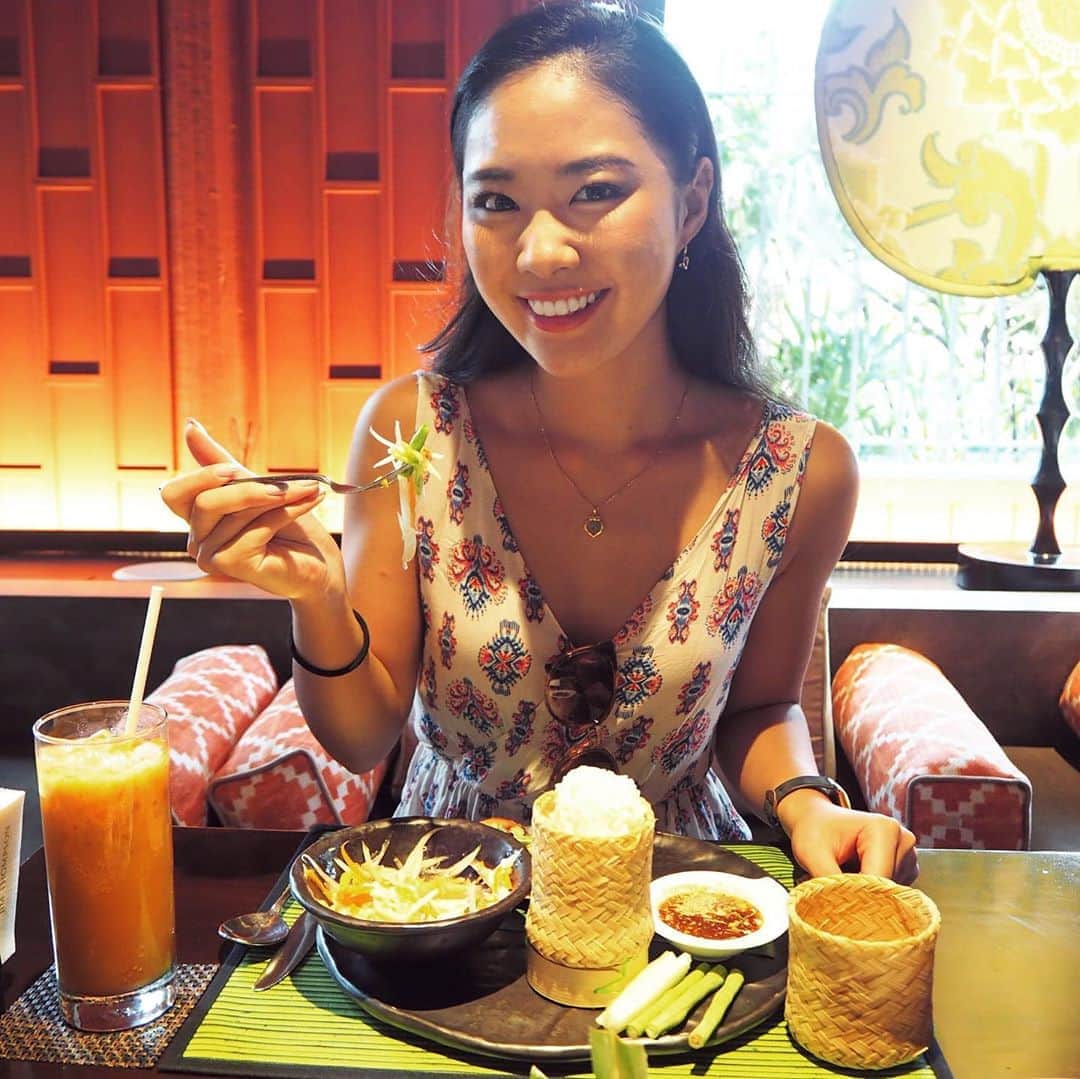 のインスタグラム：「やっぱり東南アジアの気候と食べ物好きだなー😍🌺 来月から減量する事にしたけど、大好きなエスニック料理で減量しよーっと😋💓💓 . オンライン食事指導は卒業生が出たので新規3名限定で募集する事にしました❣️ 夏に向けて食事改善のラストチャンス✨ お申込み、詳細はLINE@からお願いします☺️🍽 #聖奈のオンライン食事指導 #オンラインパーソナル #オンラインコーチング #オンライン栄養指導 #栄養士 #パーソナルトレーナー #フィットネスモデル #健康美 #ヘルシー #筋トレ #食事指導 #栄養指導 #ボディメイク #ダイエット #減量 #食べて痩せる #onlinecoach #onlinecoaching #personaltrainer #fitnessmodel  #tokyo #japan」