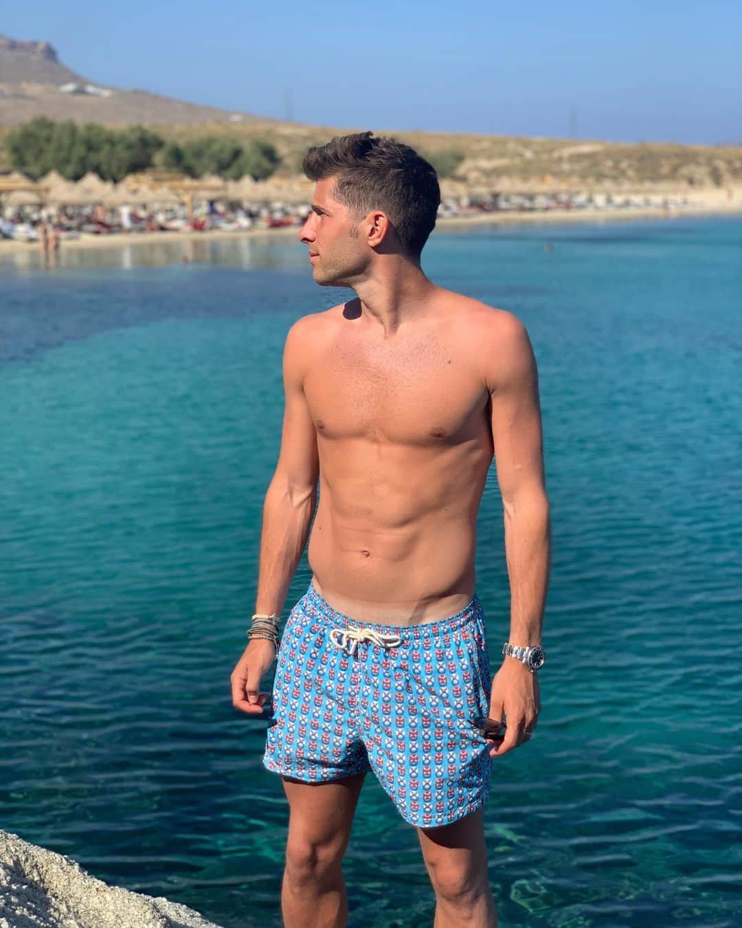 セルジ・ロベルトのインスタグラム：「Mykonos beaches 💦」