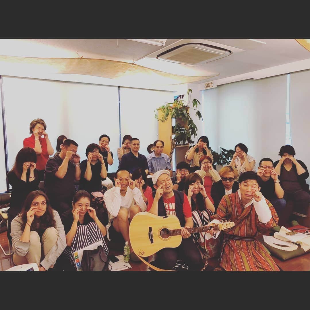 松本隆博のインスタグラム：「。 大成功♪ 有難うございました。 感激涙涙です😭。。 かぞく、いちりんのはな で泣いてしまいました。 またやりますのでぜひまた 来て下さいねー」