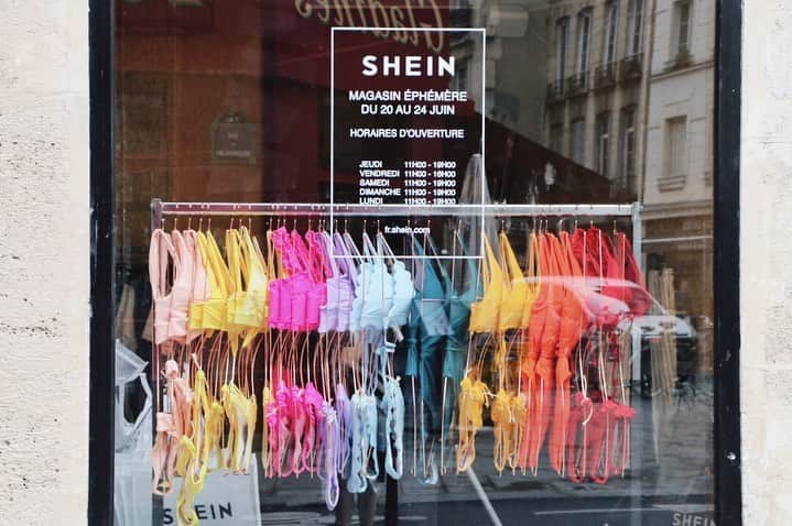 SHEINさんのインスタグラム写真 - (SHEINInstagram)「🗼❤PARIS!!! Let's enter and try our new summer collection. We're here for 5 working days only! #SHEINlovesParis #MeetSHEIN 📍 Address: Cremerie de Paris, 15 Rue des Halles, 75001 Paris ⠀ ⏳Opening hours: June 20th and 24th from 11am to 7pm」6月22日 20時02分 - sheinofficial