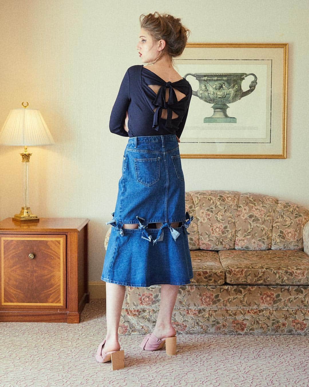 HONEY MI HONEY OFFICIALさんのインスタグラム写真 - (HONEY MI HONEY OFFICIALInstagram)「2019 AUTUMN COLLECTION  backribbon libcut-sew ¥15,000 red.navy.brown.black freesize  ribbon denimskirt ¥18,000 chemical.blue freesize  @honeymihoney_official  @honeymihoney_style  #HONEYMIHONEY」6月22日 20時04分 - honeymihoney_official