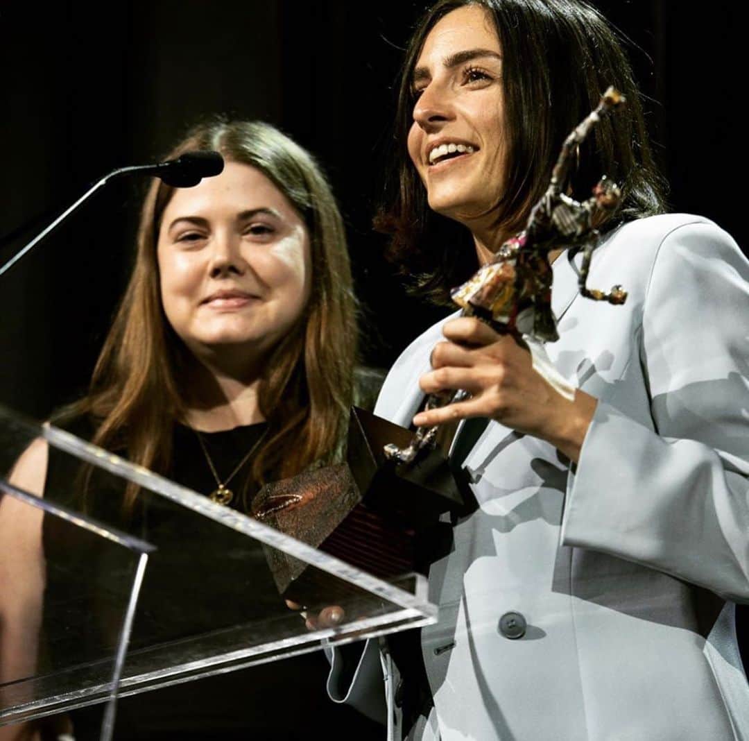 コートニー・バーネットのインスタグラム：「Wow thank u for Best Rock Album at the @a2im Libera Awards!! 💜💜💜 Thanku angels Hallie & Jess from @momandpopmusic for accepting on my behalf, thanx team CB everywhere xx」