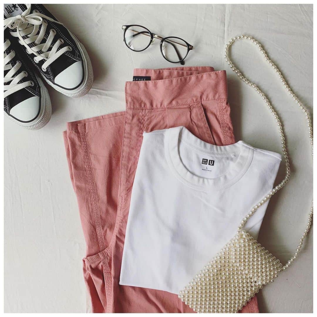 _coco_m23のインスタグラム：「☑︎コーディネート Tシャツ→UNIQLO パンツ→TOMORROWLAND スニーカー→converse」