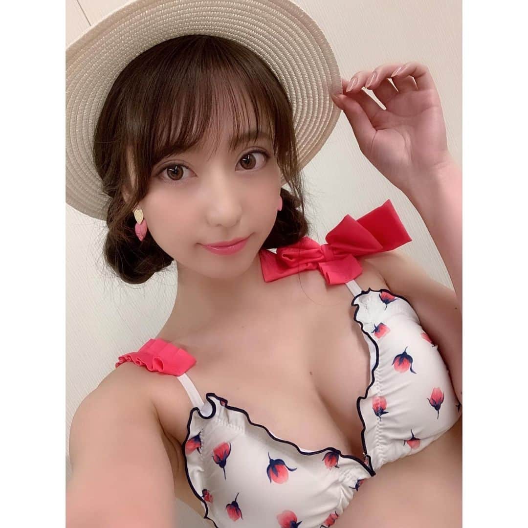 堀尾実咲のインスタグラム：「‪今日のプール撮影会お写真撮りに来てくれたみんなありがとう🐰💖‬ ‪雨の中ほんとにおつかれさまだね🥺☂️‬ ‪みさめろは帰ってすぐお風呂入ったからぬくぬくホカホカだよ🛁‬ ‪みんな風邪ひかないようにね♡‬ ‪お写真掲載は m.ayase@eee-smile.com に送って掲載許可貰ってね☺️‬ ‪わたしにはDMで送ってね🥰❤️ #よみうりランド #プール #グラビア #撮影会‬」