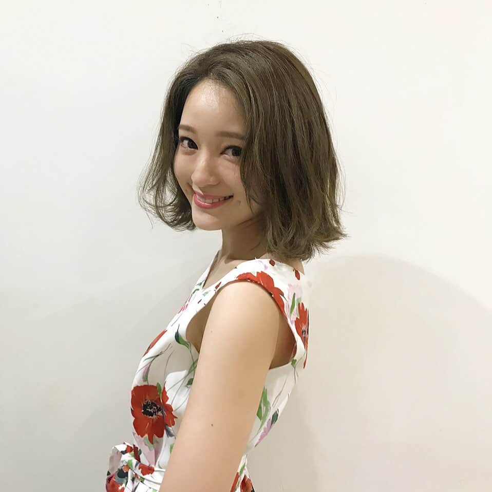 野口和弘のインスタグラム：「昨日はchayちゃんをカットカラーメンテナンス☺︎ 今回のカラーはブルーバイオレット。 相変わらず忙しそうだけど体に気をつけて頑張ってくれよー👍 #cieca. #chay」