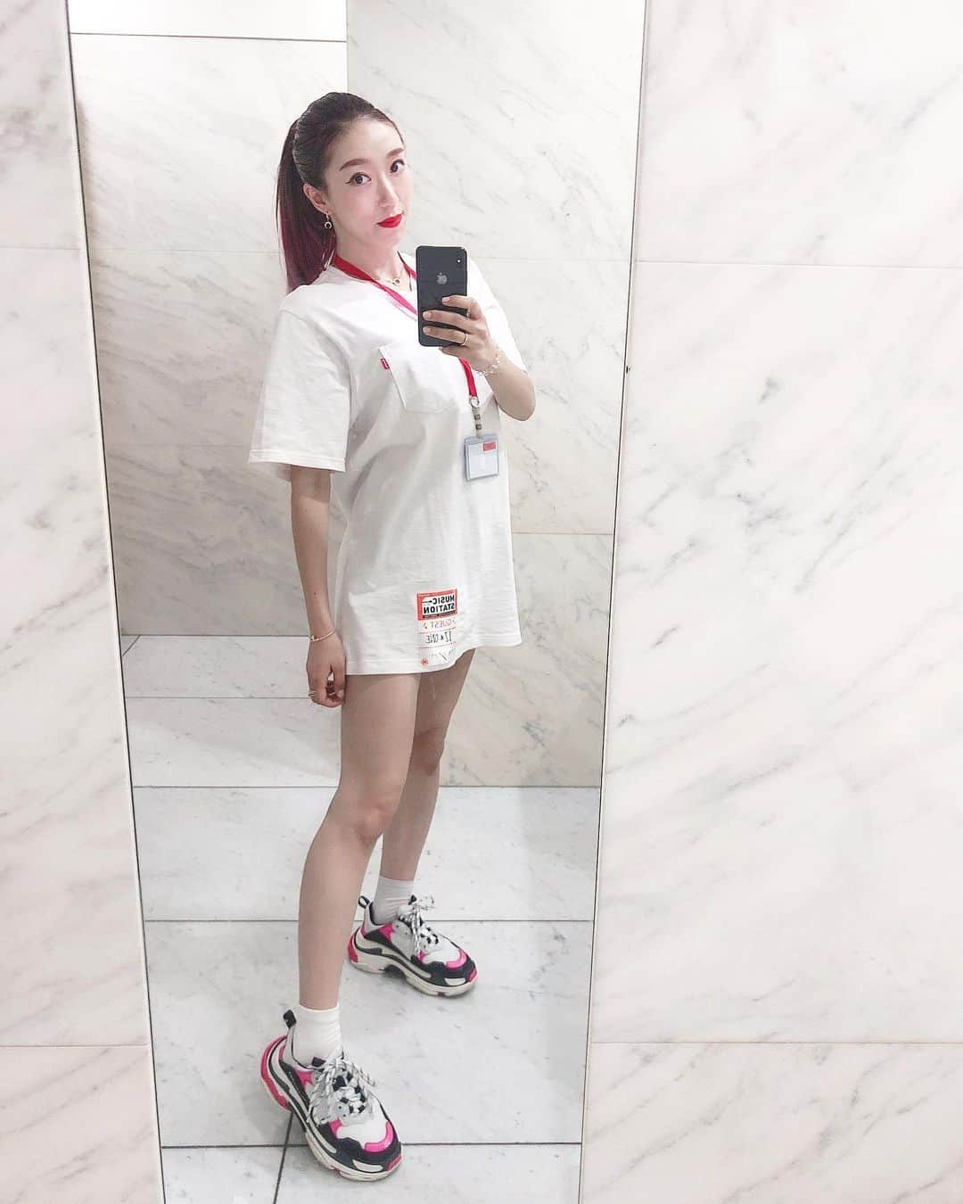 Ruuさんのインスタグラム写真 - (RuuInstagram)「Work Work…😍😏😘 チェヨンひょっこり💕💕💕💕 #Mステ #IZONE #BuenosAires」6月22日 20時40分 - ruufabulous