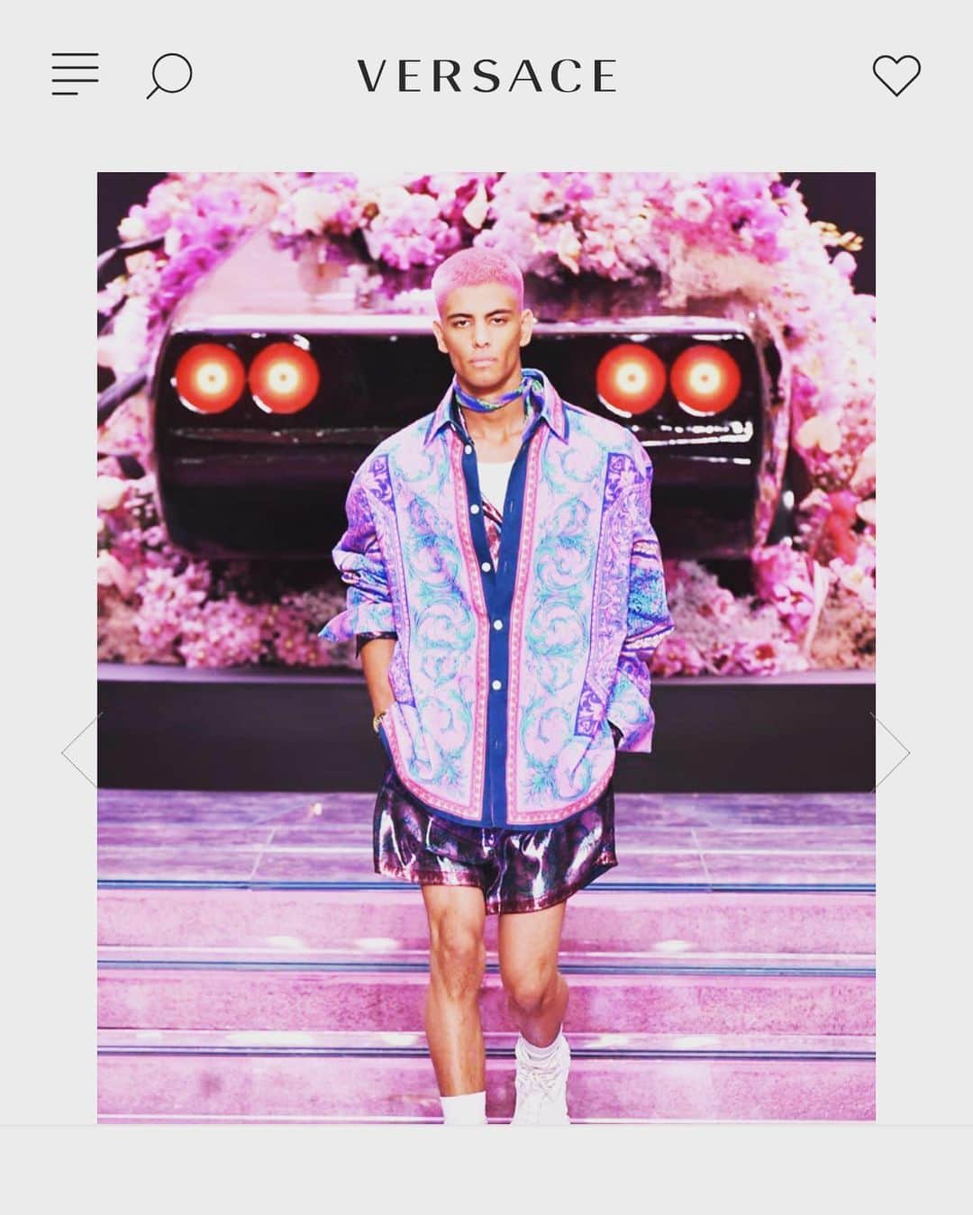 小林 ディスカスさんのインスタグラム写真 - (小林 ディスカスInstagram)「LOVE👱🏾‍♂️💙💙💙💪🏾 @versace  LOOKS  #versace #20ss #mode #street #sports #fashion #ファッション #ベルサーチ」6月22日 20時45分 - discus_kobayashi