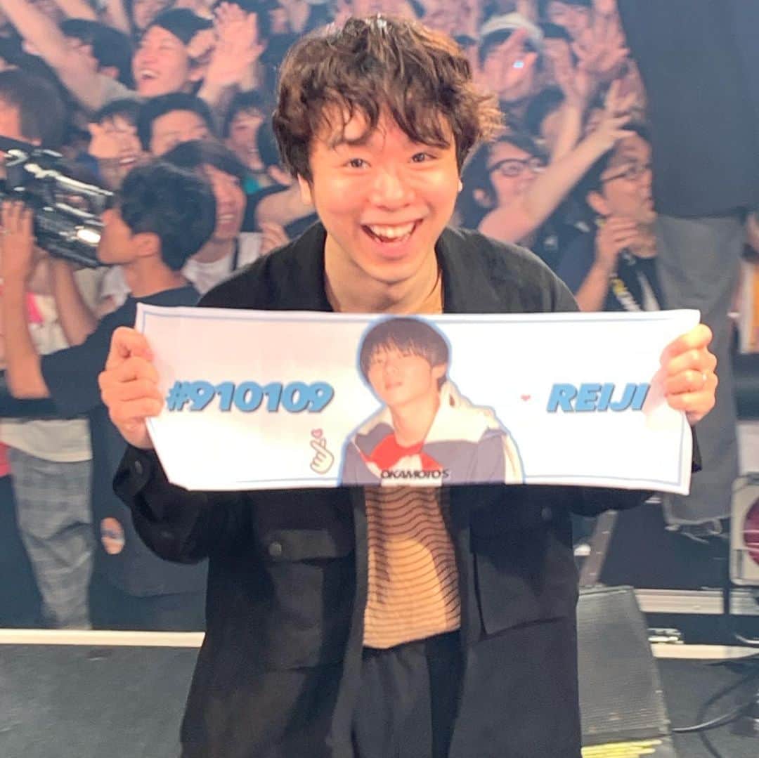オカモトレイジさんのインスタグラム写真 - (オカモトレイジInstagram)「OKAMOTO'S 10th ANNIVERSARY LIVE TOUR 2019 "BOY" 19本目！名古屋DIAMOND HALLありがとうございました！今日はオカモトレイジの強火ペンがステージ上に上がってきてしまい、大変でした！ジーレイちゃんもここまで来ましたね！ #オカモトークQ の方にはハマ・オカモトのお宝メコスジ画像をアップします！テープデッキの用意しろ😋」6月22日 20時46分 - okamotoreiji