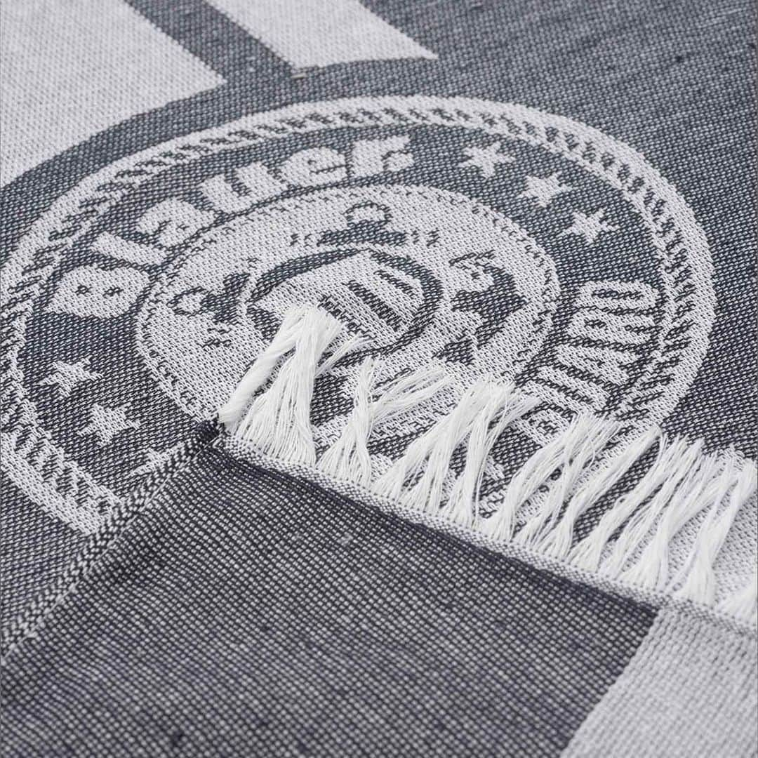 ブラウアーさんのインスタグラム写真 - (ブラウアーInstagram)「All you need is warm, sea and friends. Nothing better than a cool Beach Towel to live these. Discover more @ blauerusa.com #Blauer #BlauerUsa #SpringSummer2019 #DetailShots #BeachTowel #BeachWaves」6月22日 20時48分 - blauerusa