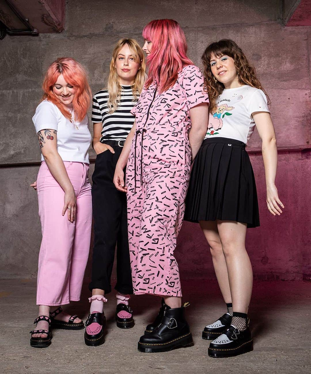 レイジー・オーフさんのインスタグラム写真 - (レイジー・オーフInstagram)「Meet @peachclubband 🍑 the activist riot grrrl band in our Dr. Martens X Lazy Oaf campaign 🖤 - Wearing @gemlabel and @drmartensofficial.」6月22日 20時51分 - lazyoaf