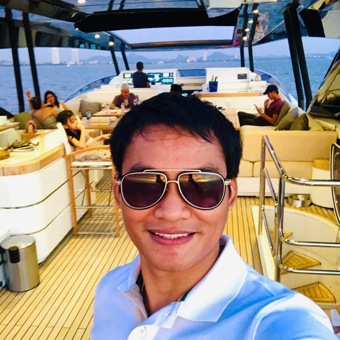 トニー・ジャーのインスタグラム：「Holiday in pattaya!!!」