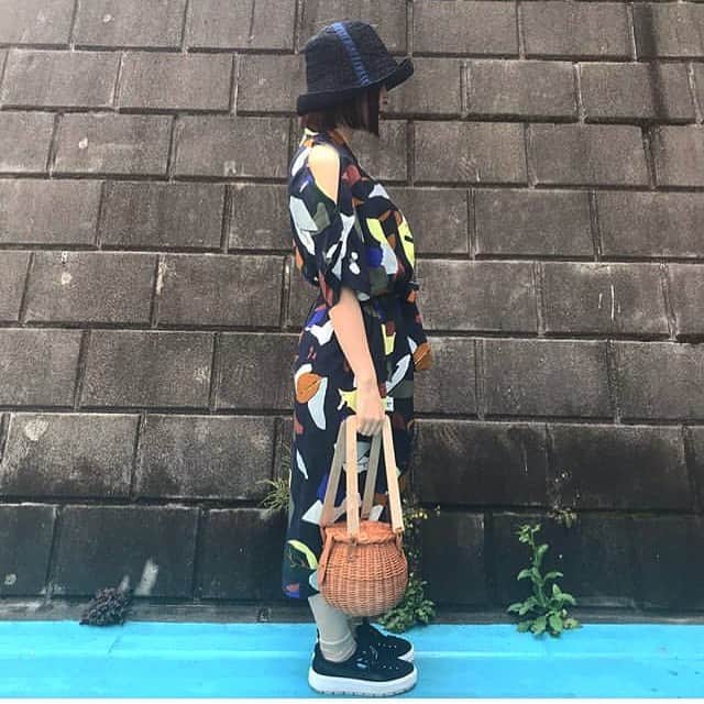 ロサモサさんのインスタグラム写真 - (ロサモサInstagram)「rosa mosa basket vag with wood handles at the glorious @desperado_tokyo @desperado_sendai @desperado_mas_kyoto ~ #tokyo #tokyofashion #tokyofashionweek #austria #austrianfashion #viennafashion #viennafashionweek  #rosamosa #avandgarde #pop #popstyle #desperado」6月22日 21時11分 - rosamosavienna