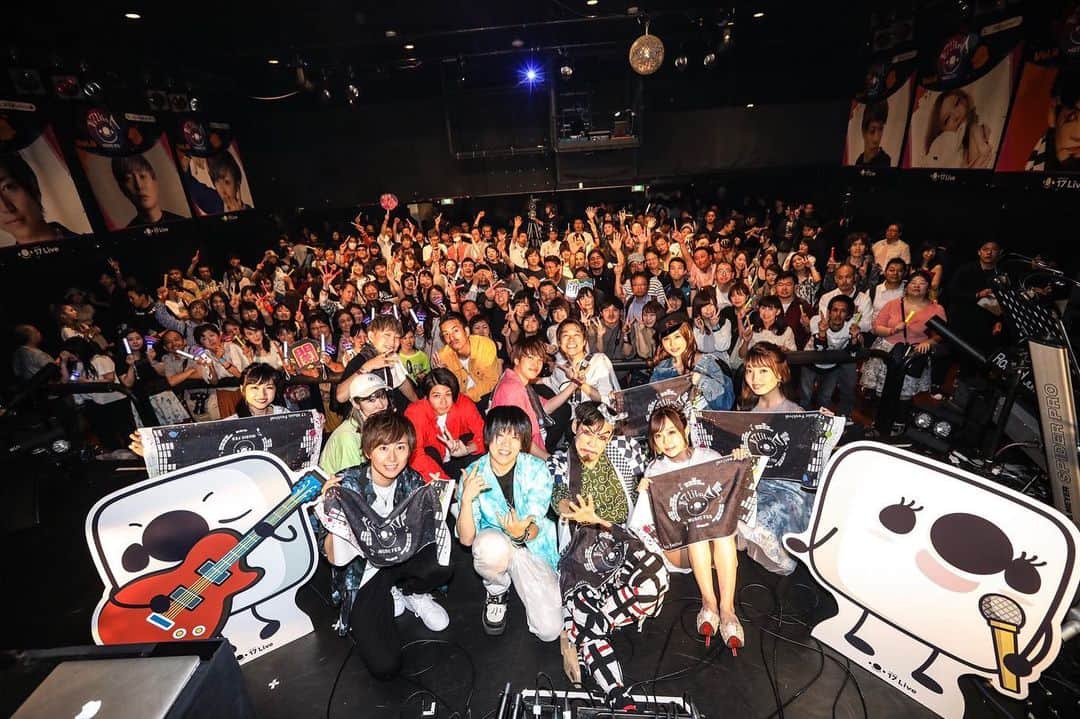 関義哉のインスタグラム：「17 Music Festival ありがとうございました！ 幸せすぎました！ #17live  #17公式ライバー  #イチナナ #イチナナライブ  #関義哉 #yoshiya #seki #SingerSongwriteDancer #music #festival  #渋谷wwwx  #フルバンド #お花も横断幕も #応援ありがとうございました ・ #instagood #followme #粉我 #フォロー募集 #フォロワー増やしたい #フォロー歓迎  #follow_me #followmeplease #フォロー大歓迎  #いいね #likeforfollow #likeforlikes  #音楽好きな人と繋がりたい #ダンス好きな人と繋がりたい #京都 #kyoto」