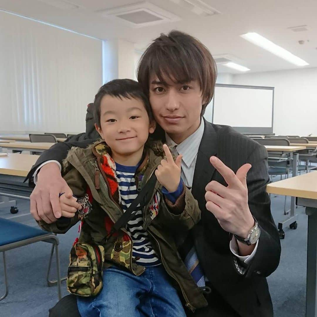 一三さんのインスタグラム写真 - (一三Instagram)「一三商会，看板俳優・及川欽之典(5歳)出演  BSテレ東 真夜中ドラマ 『歌舞伎町弁護人 凛花』  本日0時O.A  #歌舞伎町弁護人凛花 #bsテレ東 #及川欽之典 #平野貴大 #宮崎京 #武田航平 #ドラマ #drama #俳優 #役者 #actor #子役 #子供 #children #笑顔 #スマイル #smile」6月22日 21時26分 - ichizou.co.jp