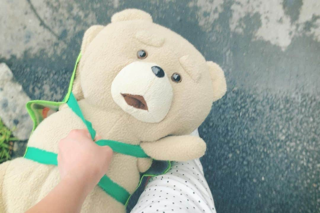 北村優衣さんのインスタグラム写真 - (北村優衣Instagram)「友達の新居にTed輸送中。 #そんな目で #見ないで …😂笑」6月22日 21時38分 - kitamura_y910