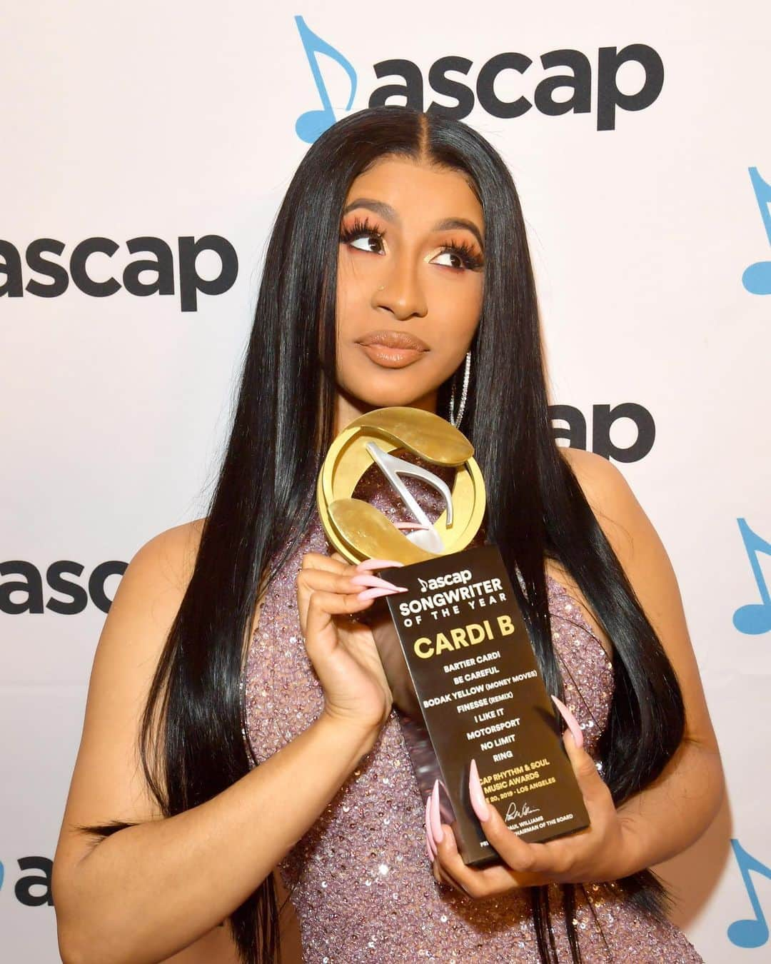 ASCAPさんのインスタグラム写真 - (ASCAPInstagram)「@iamcardib receives Songwriter of the Year for penning 8 of the top performed songs from 2018 including #BartierCardi #BeCareful #BodakYellow #Finesse #ILikeIt #Motorsport #NoLimit & #Ring. #ASCAPUrban」6月23日 7時27分 - ascap